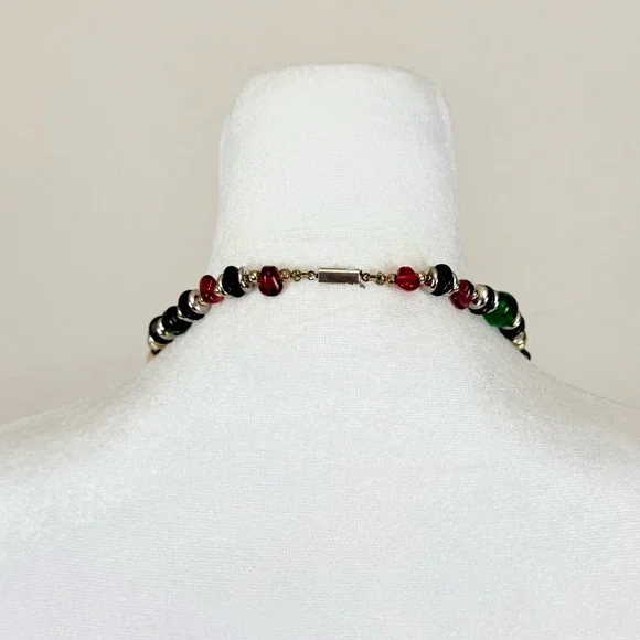Vintage Chanel Gripoix Red Green Glass Bead Faux Pearl & Rhinestone Necklace - Picture 6 of 16